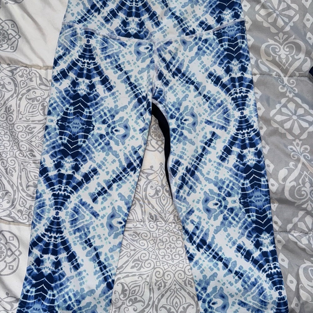 VS Sport Cropped Athletic Leggings